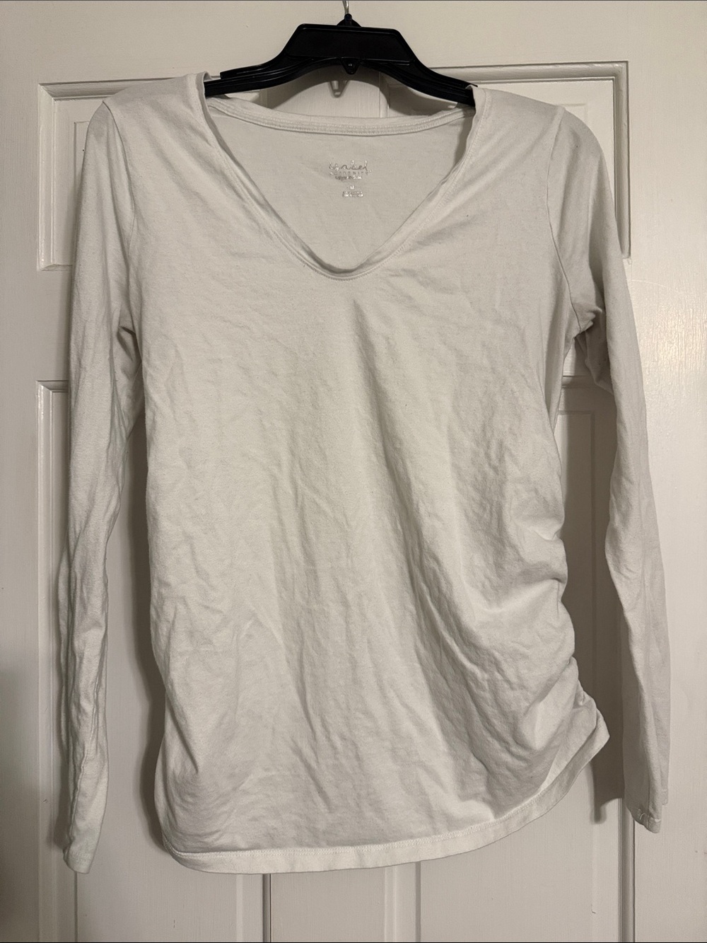 Isabel Maternity by Ingrid & Isabel White Long Sleeve V-Neck Maternity Tee